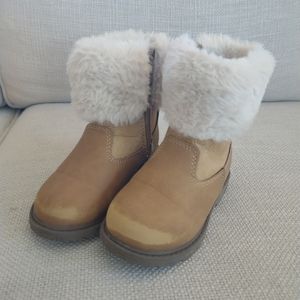 OshKosh B'gosh 7M toddler boots